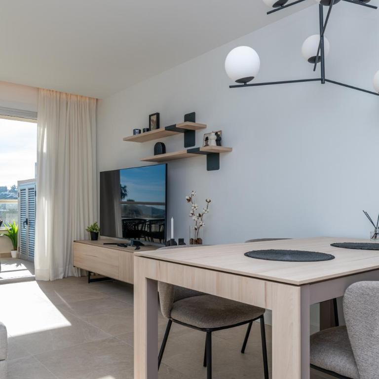 Serenity in Style: Luxury La Cala Golf Getaway - Apartamento de 2 dormitorios - 3