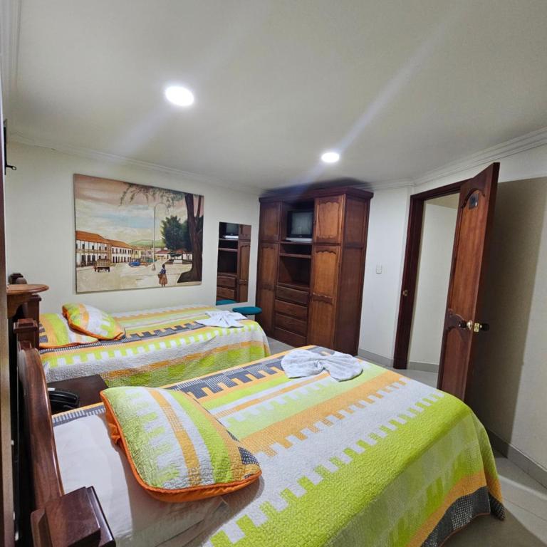 HOTEL MONTERREY - Habitación Doble - 2 camas - 4