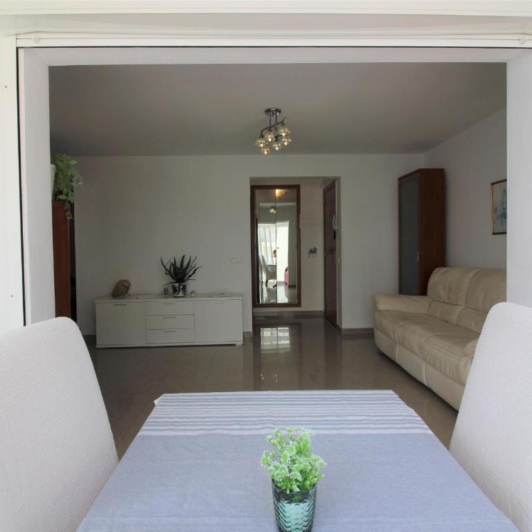 Apartamento con Vista al Mar y Piscina Comunitaria - ES-228-152 - Apartment - 6