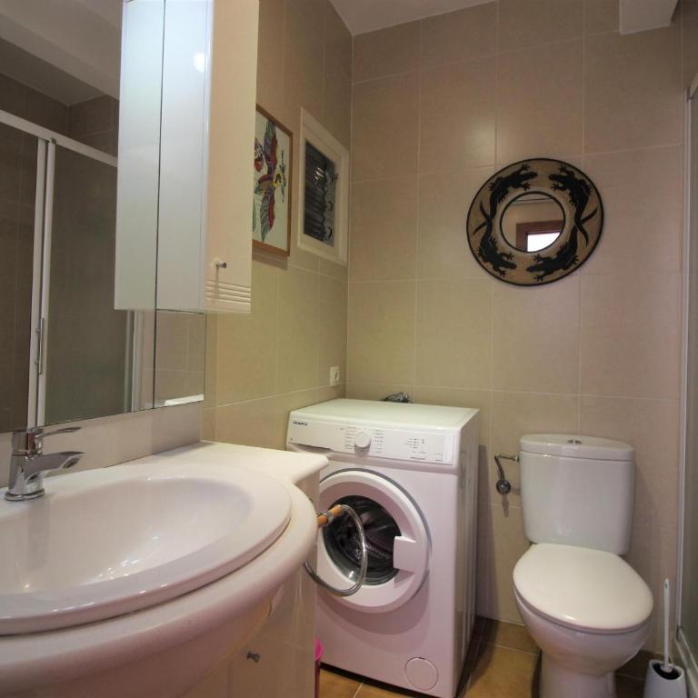 Apartamento con Vista al Mar y Piscina Comunitaria - ES-228-152 - Apartment - 12