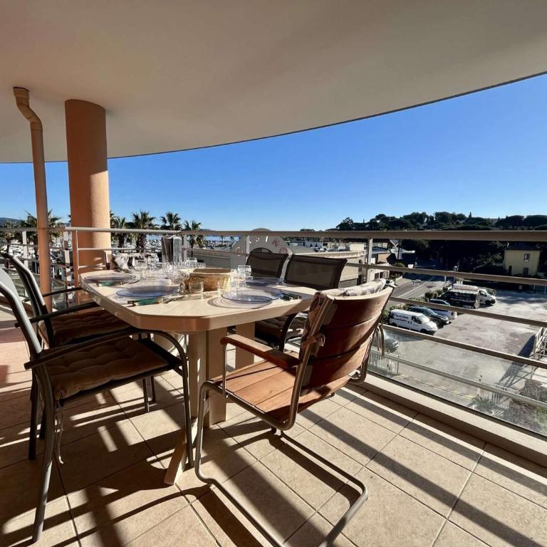 Cavalaire: Spacieux T4, 2 Terrasses, Clim, Parking, Animaux Acceptés - FR-1-226B-180 - Appartement - 3