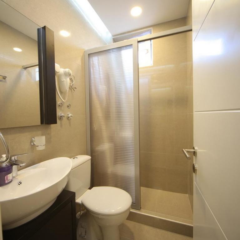Agent Lux Apartments - Deluks Dvokrevetna Soba sa Bračnim Krevetom i Kadom - 4