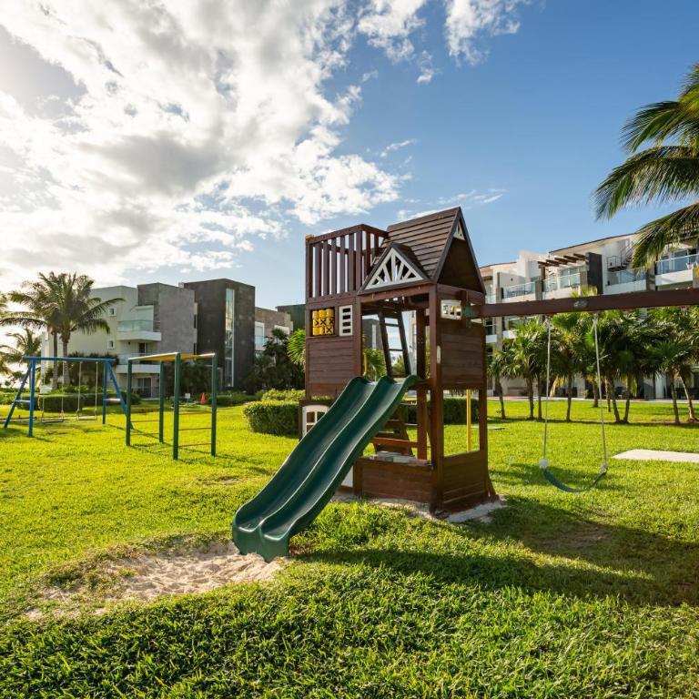 Casa Mia 3 bedroom At Mareazul apts - Four-Bedroom Apartment - 77