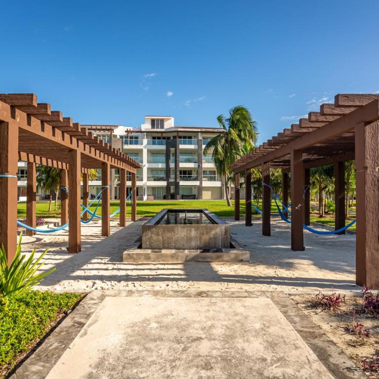 Gorgeous Ocean Front Apartment Casa Shell condo - Two-Bedroom Apartment - 54