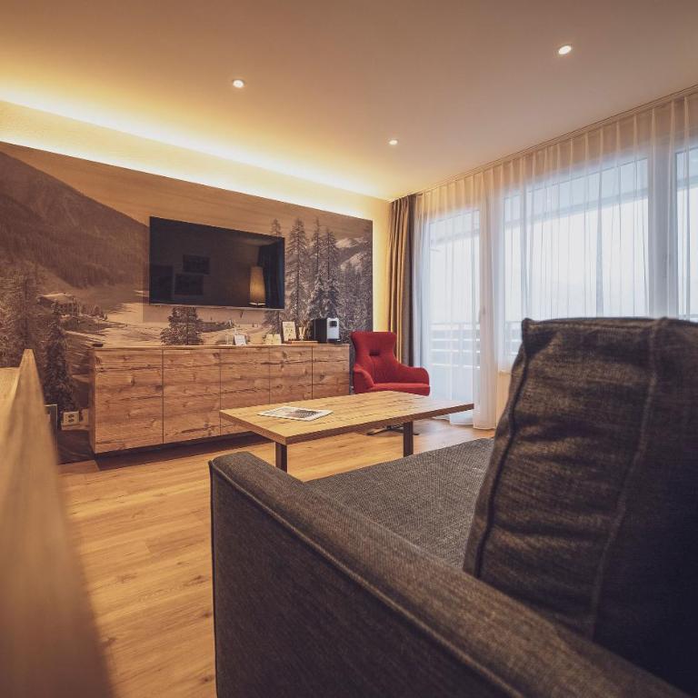 Mountain Plaza Hotel - Senior Suite - 4