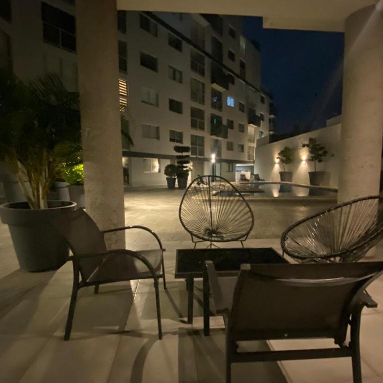 Centro hist único con balcon hermosa vista a la ciudad Aa Pool Sec24h Parking free Gym - Three-Bedroom Apartment - 42