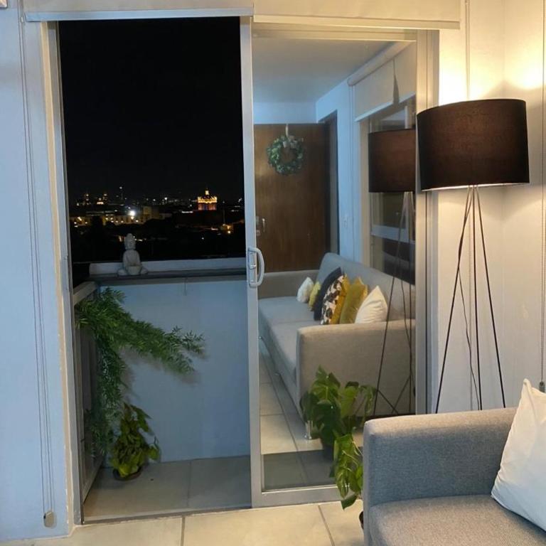 Centro hist único con balcon hermosa vista a la ciudad Aa Pool Sec24h Parking free Gym - Three-Bedroom Apartment - 3