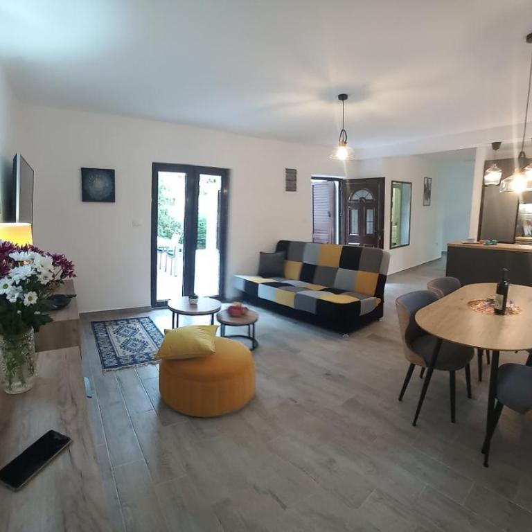 Pool Villa Topla - Two-Bedroom Villa - 9