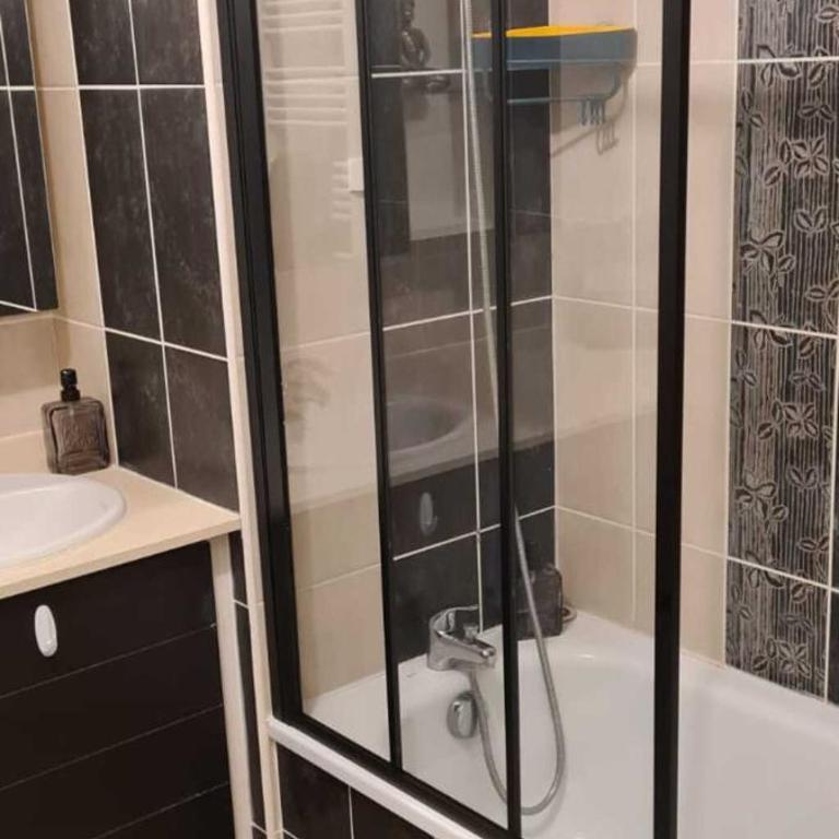 Spacieux T3 Standing Parking privé centre ville Montpellier - Maconciergerie34 - Apartment mit 2 Schlafzimmern - 7