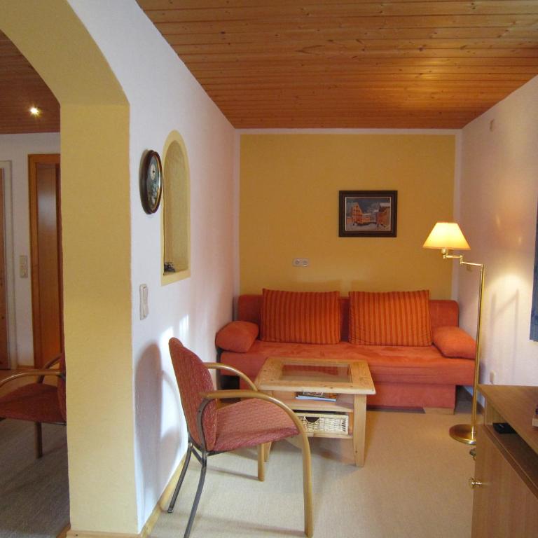 Gästehaus Unruh - Doppelzimmer mit Gartenblick - 1