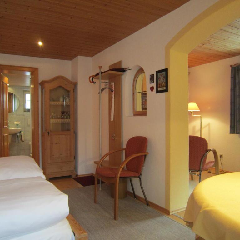 Gästehaus Unruh - Doppelzimmer mit Gartenblick - 2