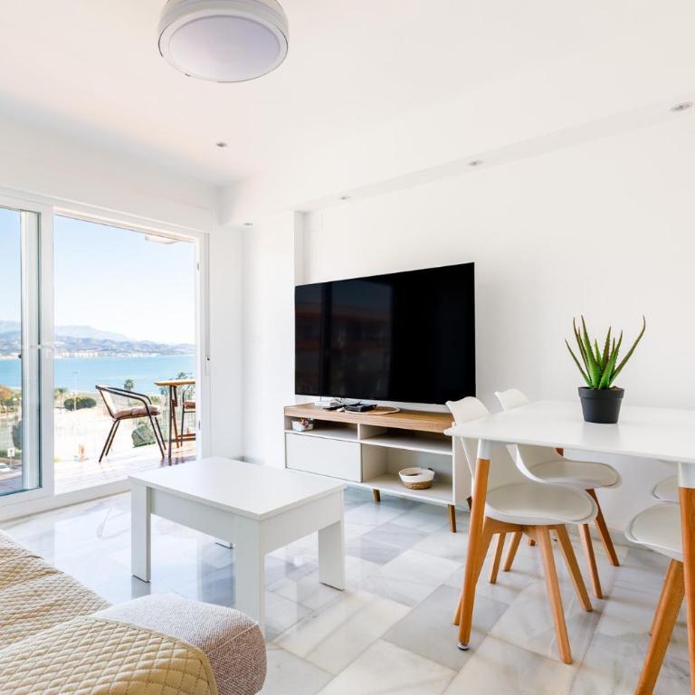 A&N Panoramic Sea View Terrace Apartment Torre del Mar - Apartment with Balcony - 8