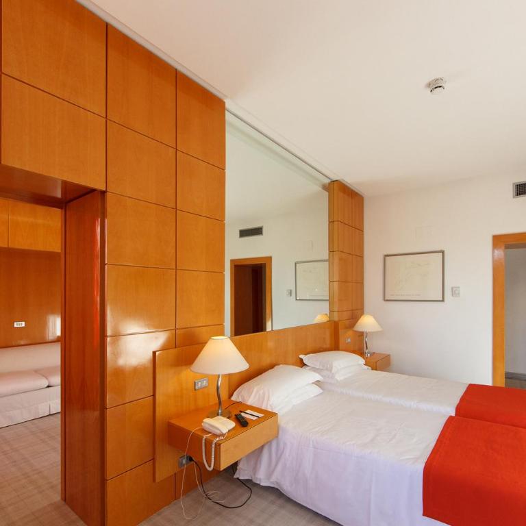 Albani Hotel Roma - Classic Triple Room - 2