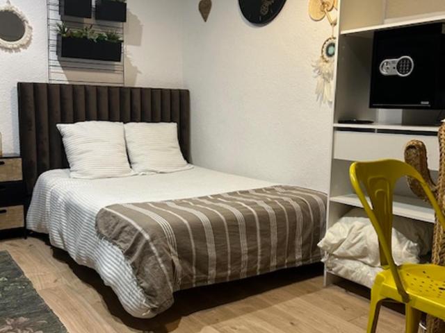 LA FACTORY - One-Bedroom Apartment - 13