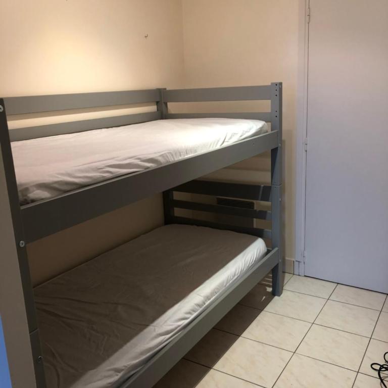 Splendide et spacieux appartement, face à la mer - Three-Bedroom Apartment - 20