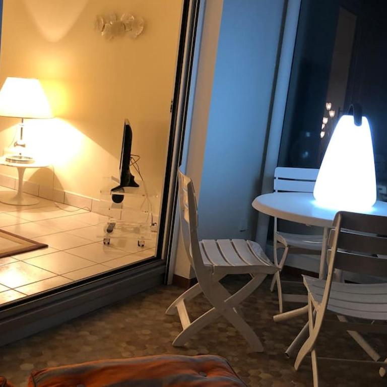 Splendide et spacieux appartement, face à la mer - Three-Bedroom Apartment - 21