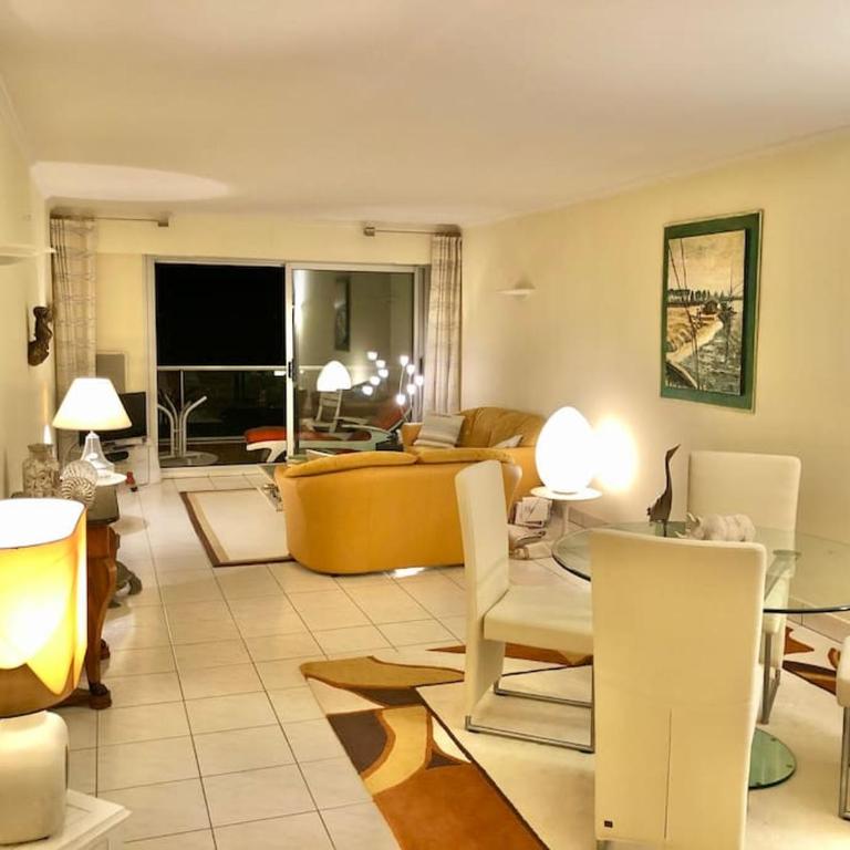 Splendide et spacieux appartement, face à la mer - Three-Bedroom Apartment - 6