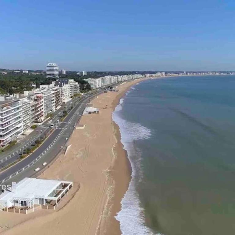 Splendide et spacieux appartement, face à la mer - Three-Bedroom Apartment - 25