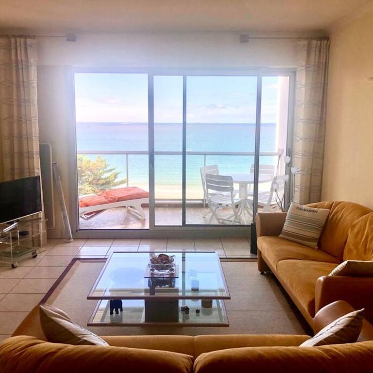 Splendide et spacieux appartement, face à la mer - Three-Bedroom Apartment - 10