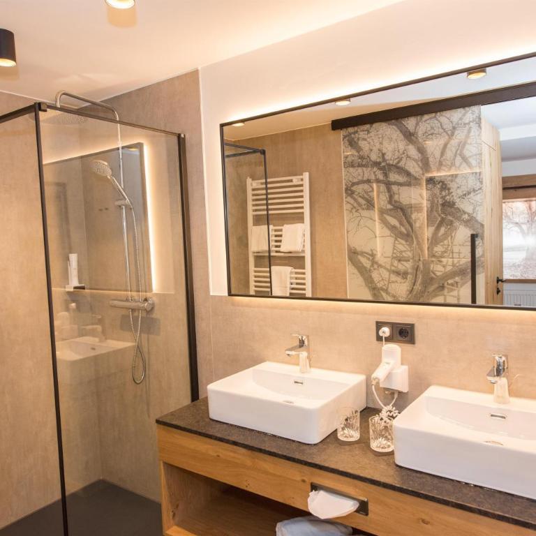 Hotel Muhr - Camera Familiare con Doccia - 3