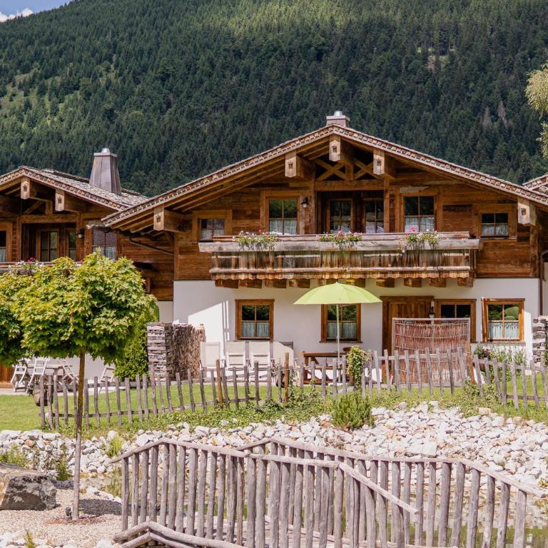 Alpin Chalets Oberjoch - Romantic SPA Chalet - 2