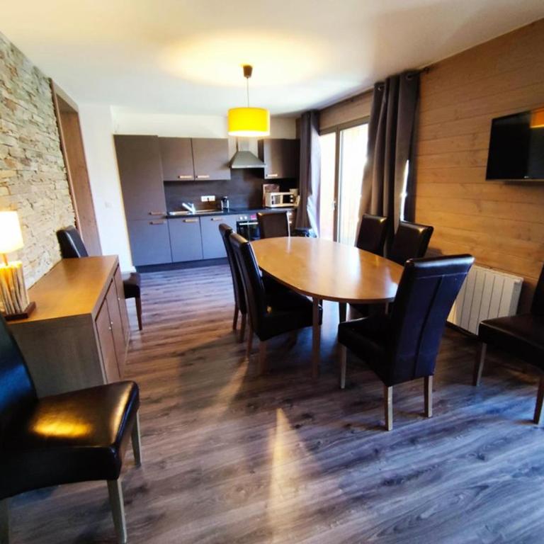 Superbe appartement à Isola 2000, 8 couchages, parking privé, à 5 min des pistes et commerces - Appartement 3 Chambres - 1