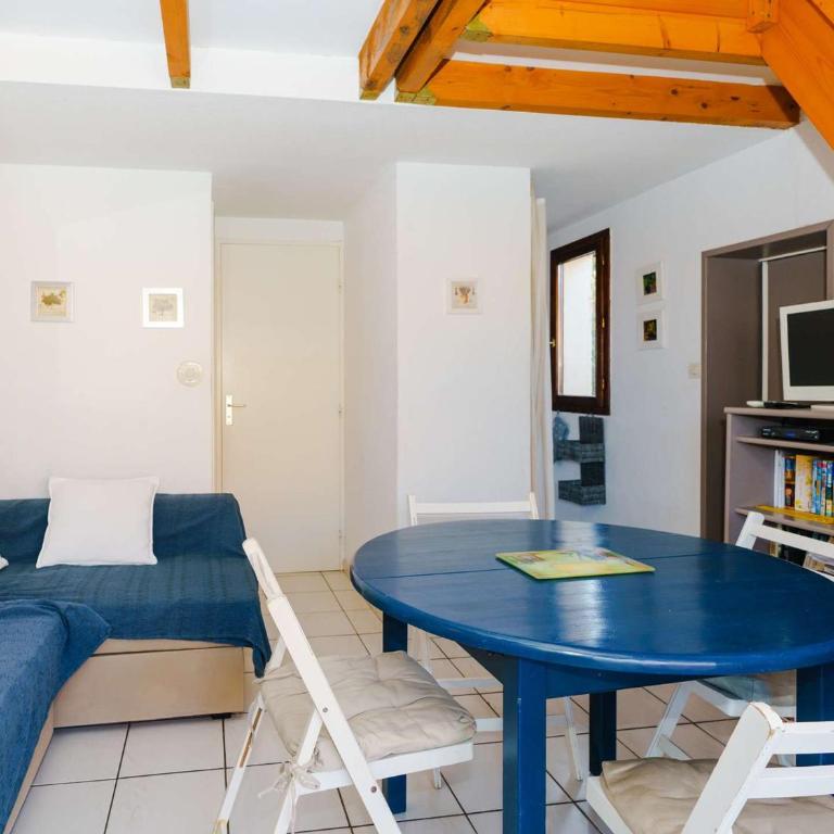 Villa 3 pièces avec piscine, terrasse et parking privé - 4 personnes, animaux acceptés - FR-1-409-20 - Villa - 4