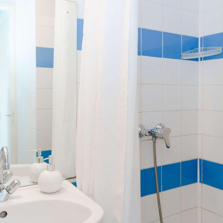 Villa 3 pièces avec piscine, terrasse et parking privé - 4 personnes, animaux acceptés - FR-1-409-20 - Villa - 6