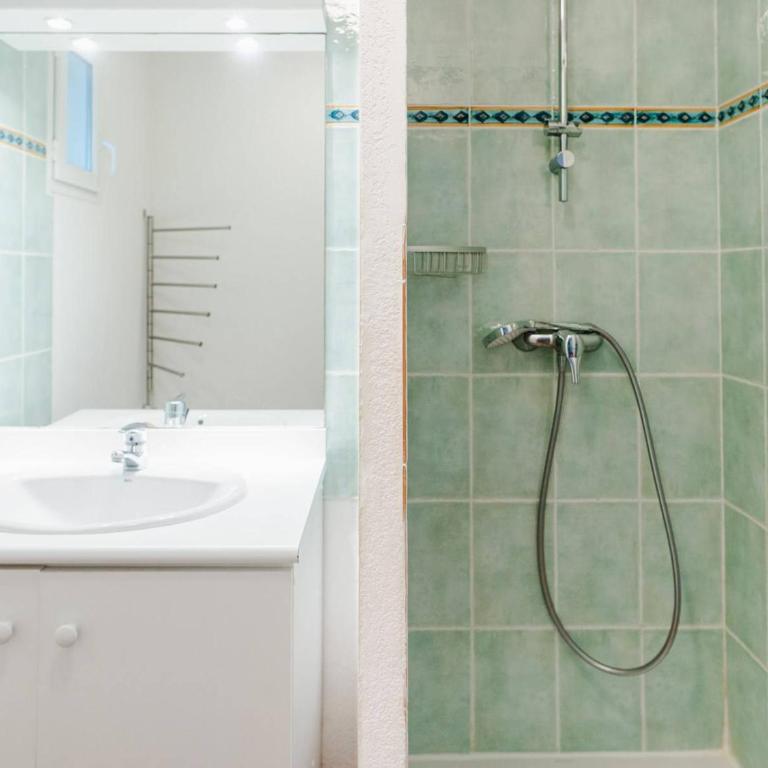 Appartement T3 climatisé avec piscine, balcon, parking, à 400m de la plage - Narbonne-Plage - FR-1-409-30 - Apartment (5 Adults) - 11