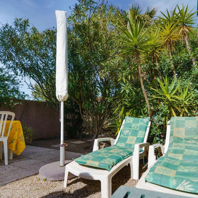 Pavillon 3 pièces avec Terrasse à Gruissan - 4 Couchages, Animaux Admis, Parking Privé - FR-1-409-31 - Villa - 12