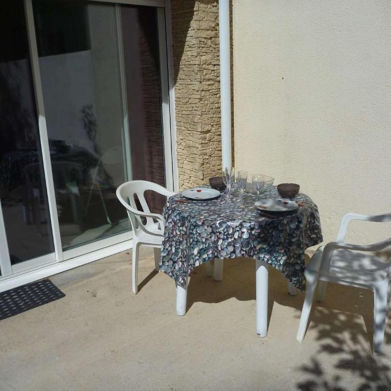 Studio Charmant à 2 Pas de la Plage avec Terrasse et Parking - FR-1-387-124 - Studio - 7