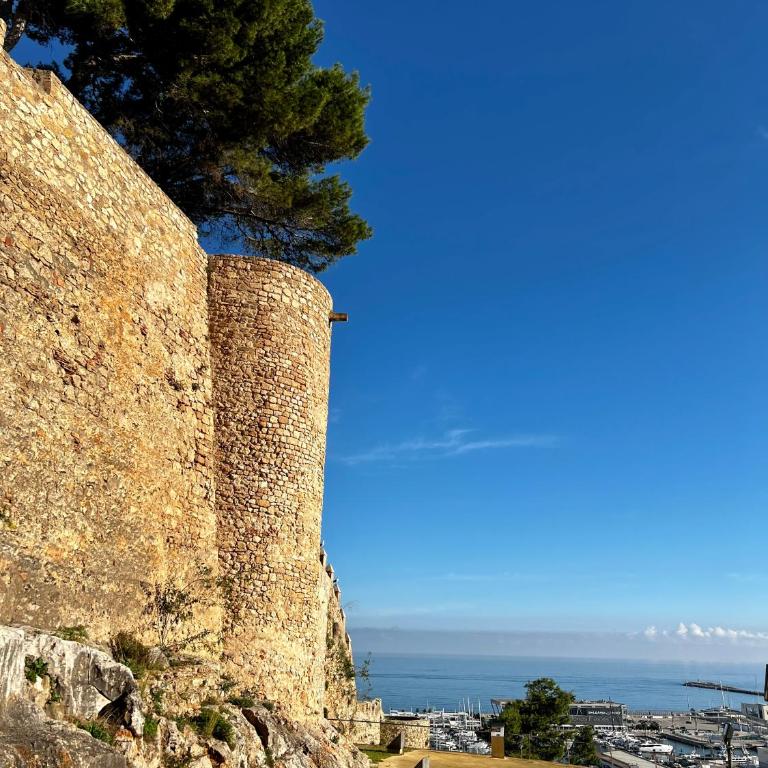 House with swimming pool and amazing sea and mountain views in Montgó, Denia - Casa con 1 dormitorio - 77