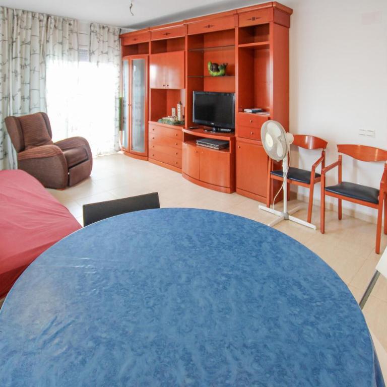 2 Bedroom Nice Apartment In Deltebre - Two-Bedroom Apartment - 2