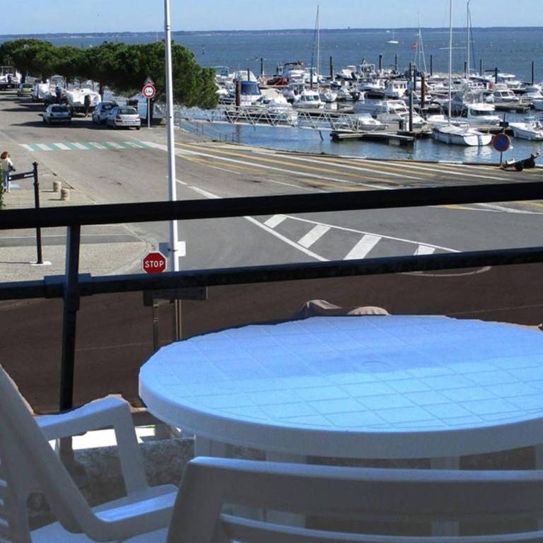 Arcachon : Appartement T2 avec balcon et parking, à deux pas des plages de l'Aiguillon - FR-1-433-66 - Appartement (3 Adultes) - 9
