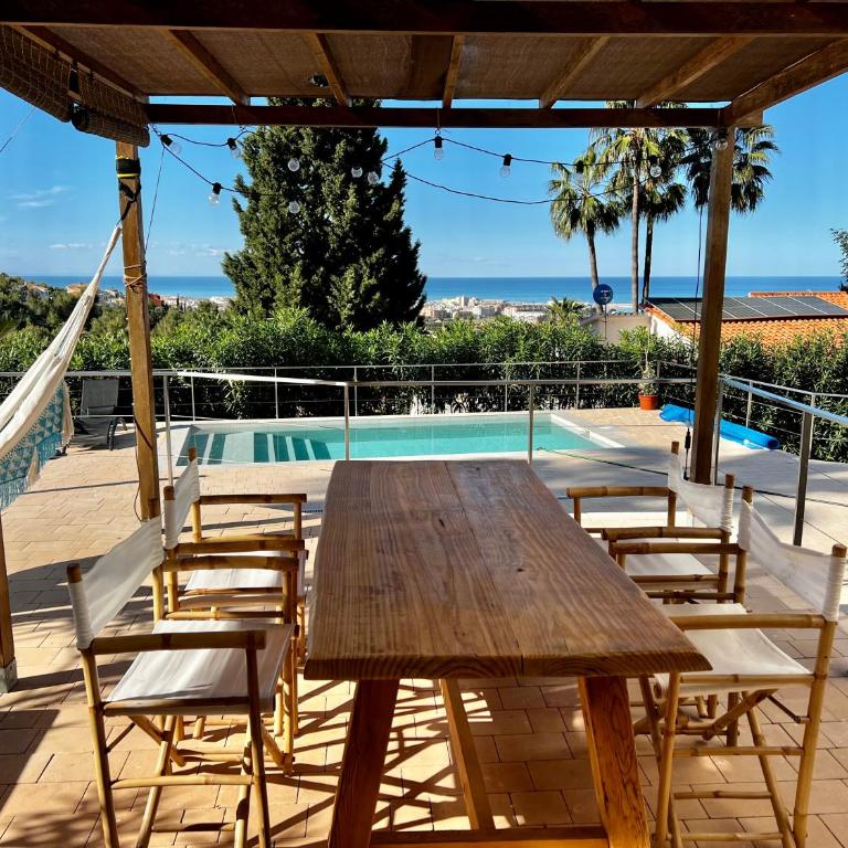 House with swimming pool and amazing sea and mountain views in Montgó, Denia - Casa con 1 dormitorio - 6