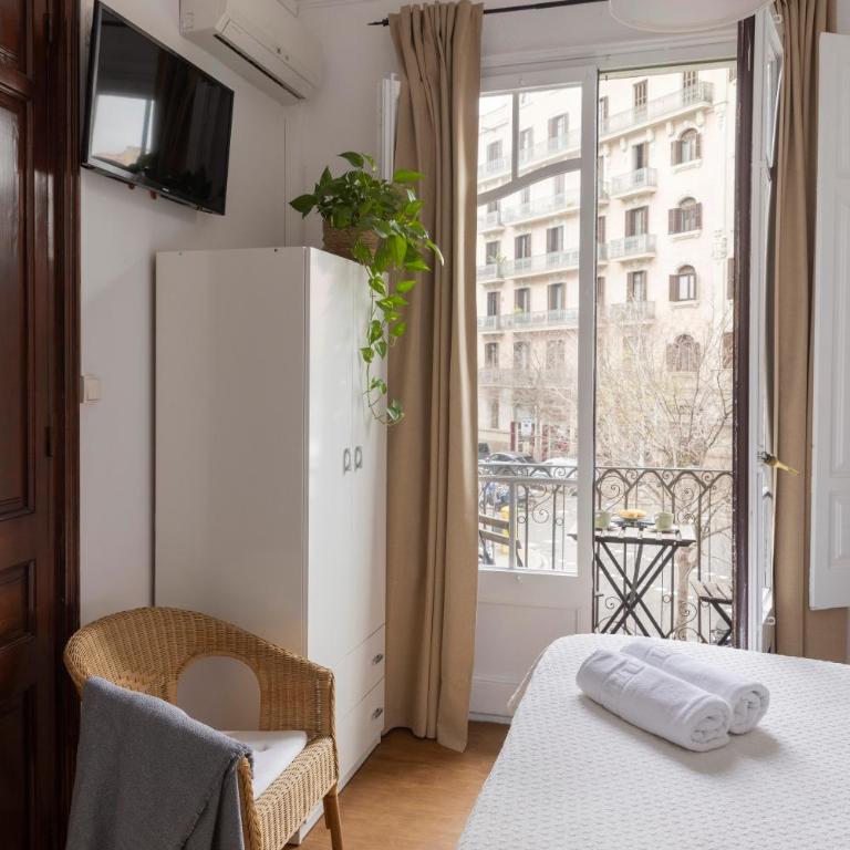 Ally's Bed&Breakfast, - Double Room with Private Bathroom - 14