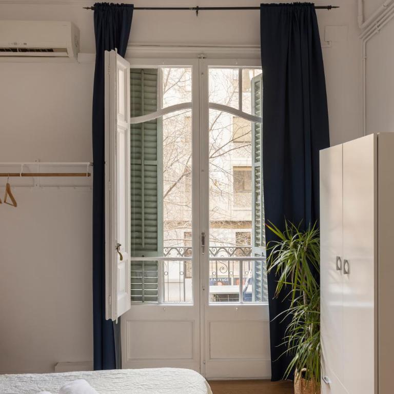 Ally's Bed&Breakfast, - Double Room with Private Bathroom - 29