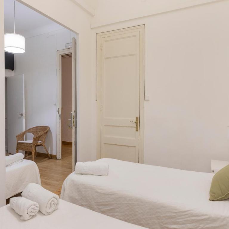 Ally's Bed&Breakfast, - Double Room with Shower - 9