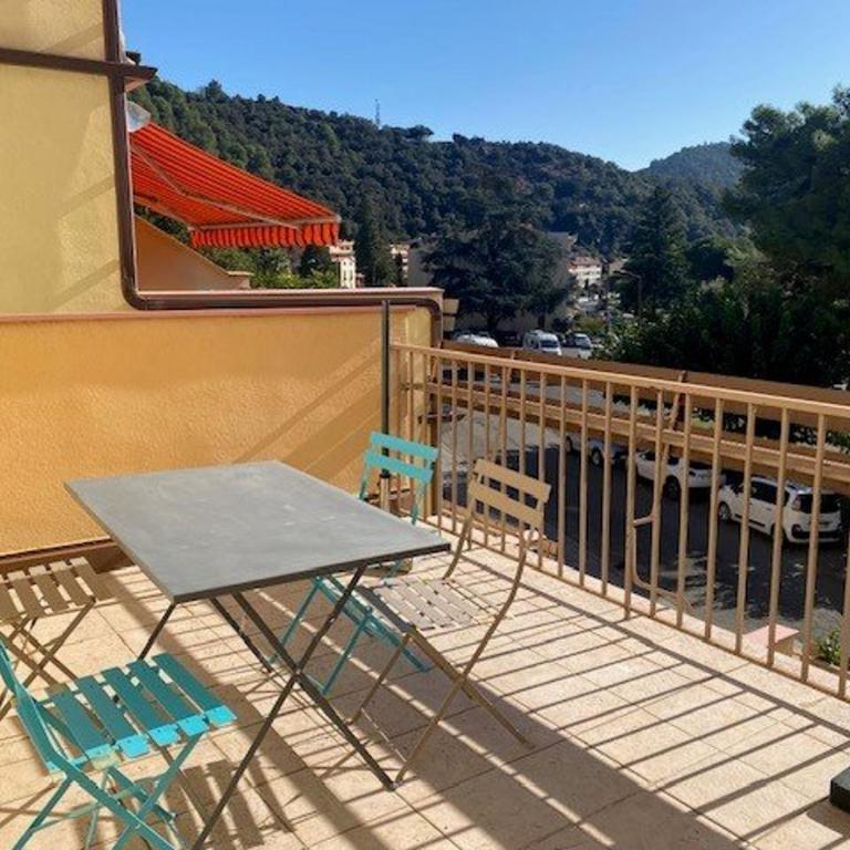 F2 avec Terrasse et Parking, Animaux Admis - Amélie-les-Bains - Appartement 1 Chambre - 10
