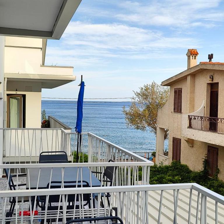Appartamenti Jlune - Appartamento con Balcone con Vista Mare Parziale - 15