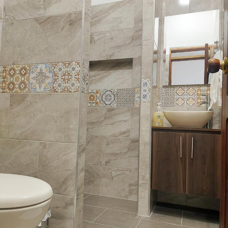 Volarte Hostal - Double Room with Private Bathroom - 2