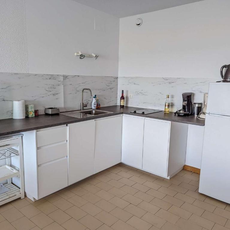 Appartement 4/5 pers avec parking privé, vue sur mer - FR-1-387-105 - Appartement (5 Adultes) - 8