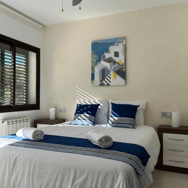 Appartement Duplex Rosas avec terrasse magnifique jacuzzi vue mer - Three-Bedroom Apartment - 46