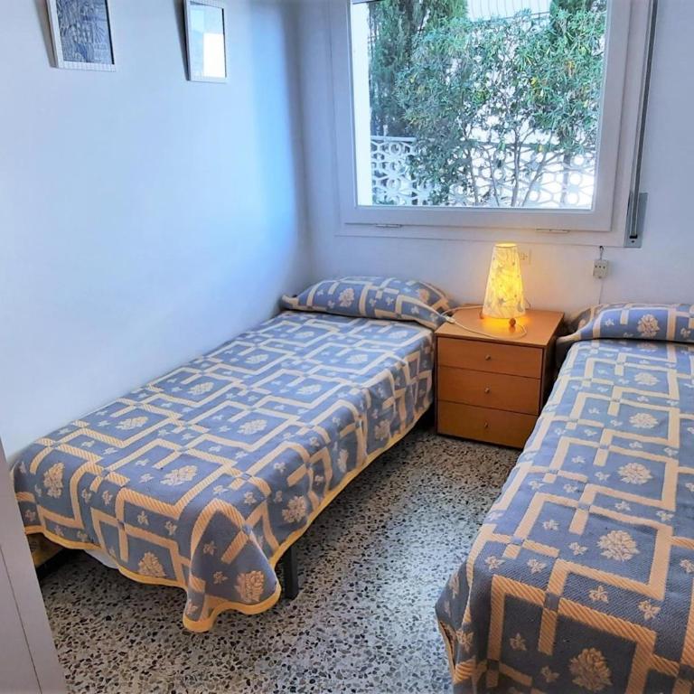 Apartamento cómodo 2 habitaciones con terraza y wifi a 600m de la playa en Llançà - ES-170-14 - Apartment - 8