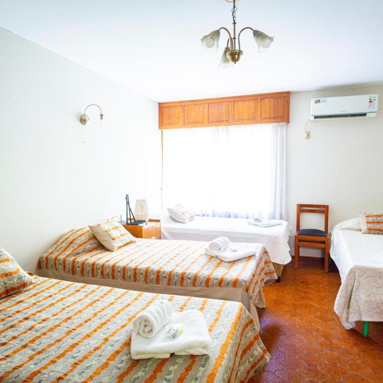 Casa Grande con estacionamiento - Five-Bedroom House - 21