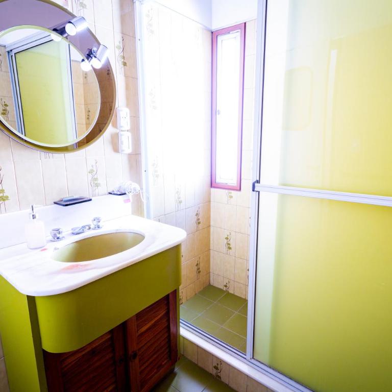 Casa Grande con estacionamiento - Five-Bedroom House - 28