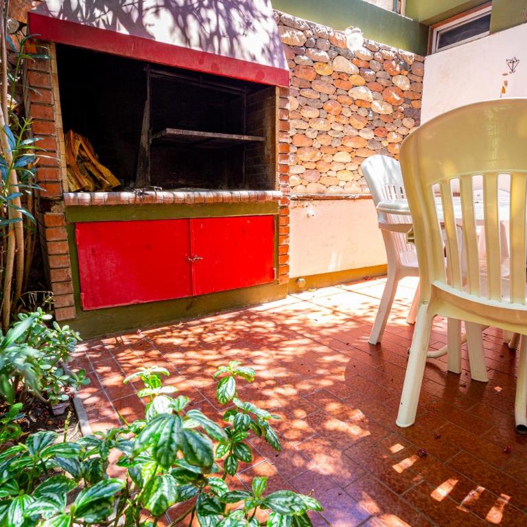 Casa Grande con estacionamiento - Five-Bedroom House - 34