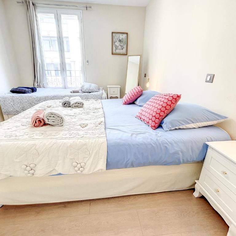 Cannes Close Centre 2 BR 2 bath mezzanine & balconies Exceptional Rating Ideal Families Easy parking by Olam Properties - Apartment - 7