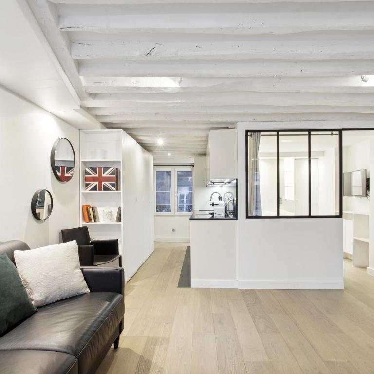 mandar - One-Bedroom Apartment - 1