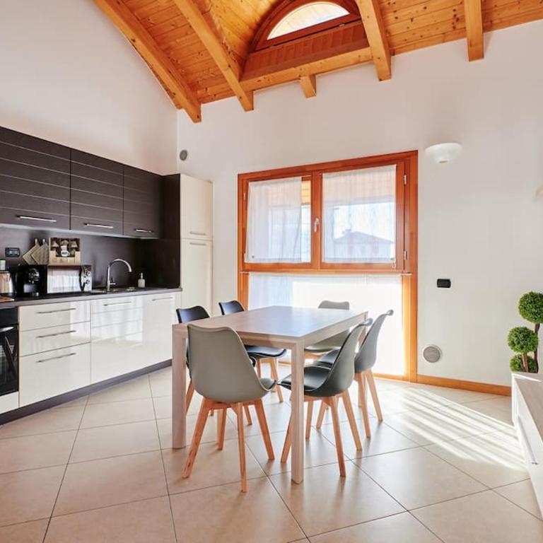 [Airport 8 min] A/C - Netflix- Free Parking - Appartamento con 2 Camere da Letto - 16